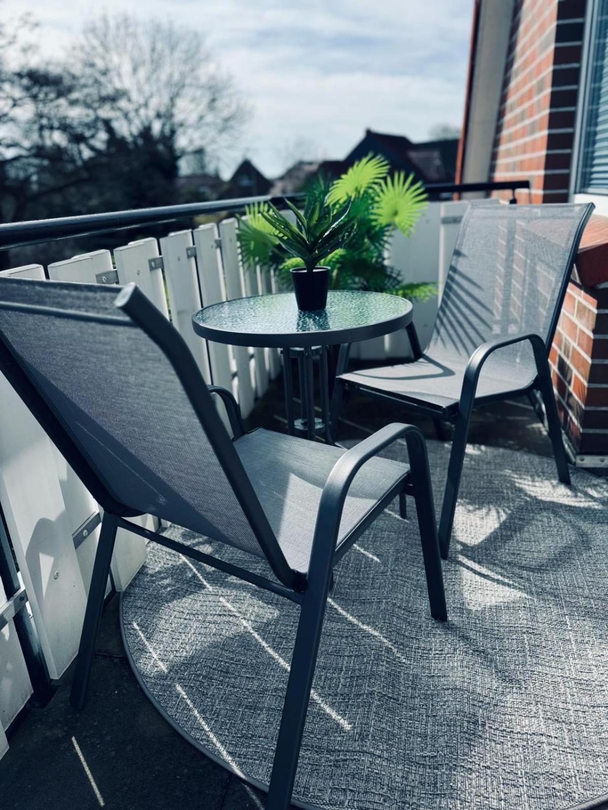 Apartment 160Qm 5 Schlafzimmer 1 Wohnzimmer Terrasse Und Balkon Wilhelmshaven Exterior foto